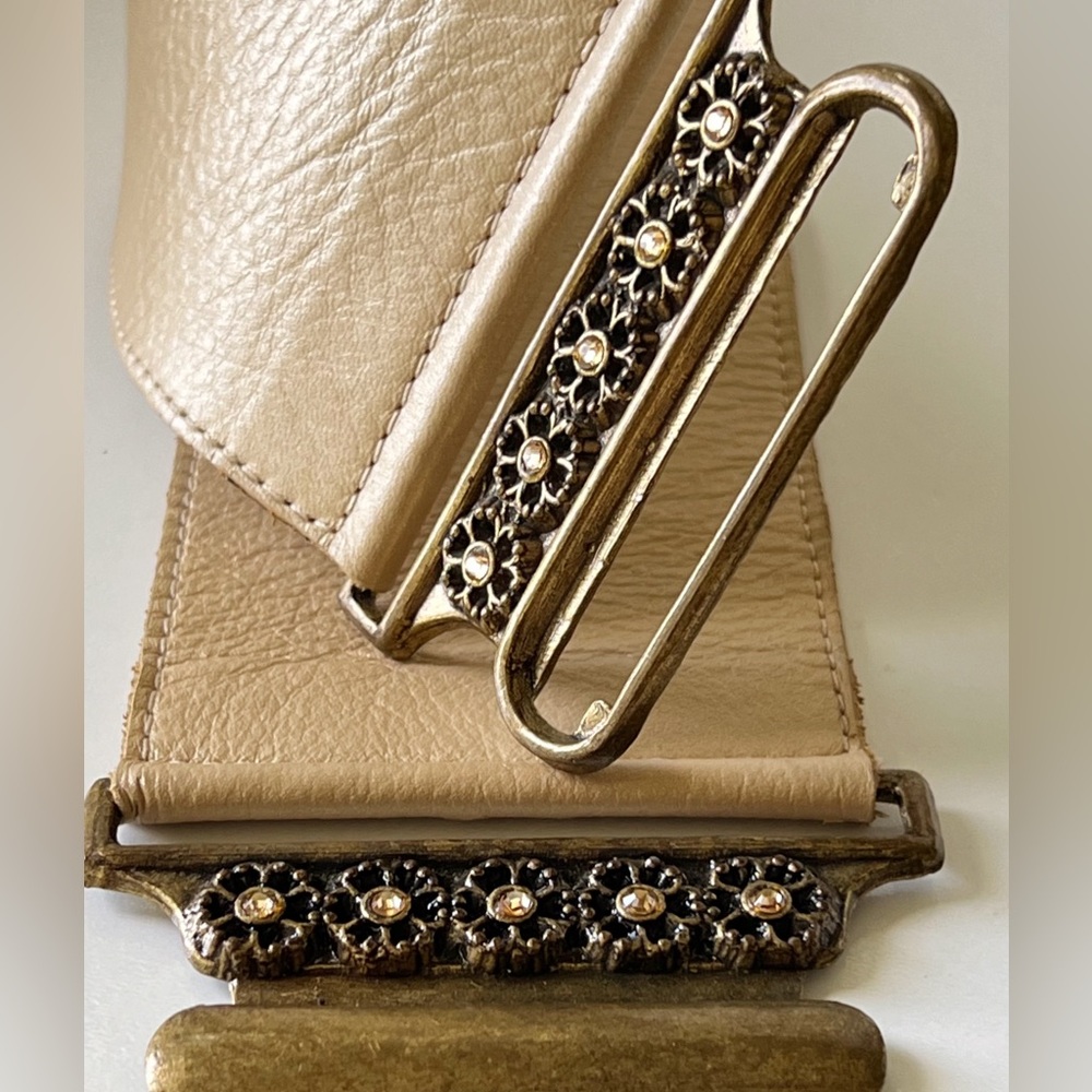 Leatherock Floral Crystals Light Gold Metal Clasp Wide Elastic Boho Leather Belt